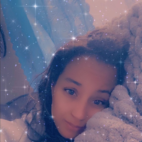 Meet your Posher, Sierra - Picture 1 of 1